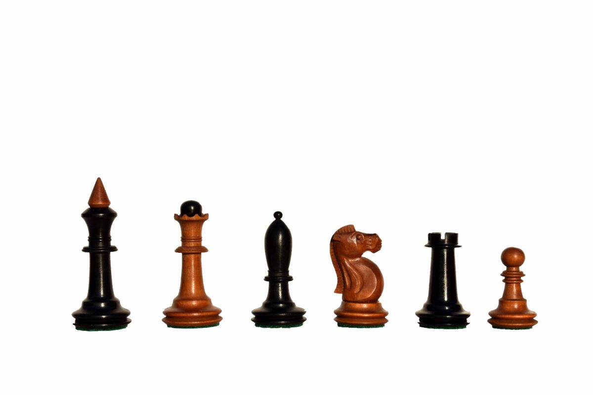 The Shkolnik soviet series reproduction Chess set Antiqued Boxwood & Ebonized 3.5" King with 1.75" Square Chess board-7618