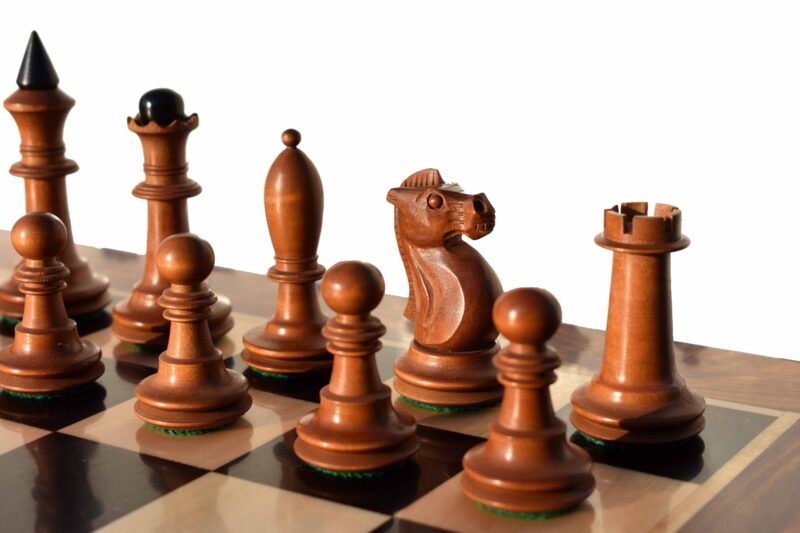 The Shkolnik soviet series reproduction Chess pieces Antiqued Boxwood & Ebonized 3.5" King -0