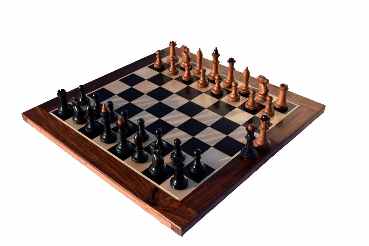 The Shkolnik soviet series reproduction Chess set Antiqued Boxwood & Ebonized 3.5" King with 1.75" Square Chess board-7614