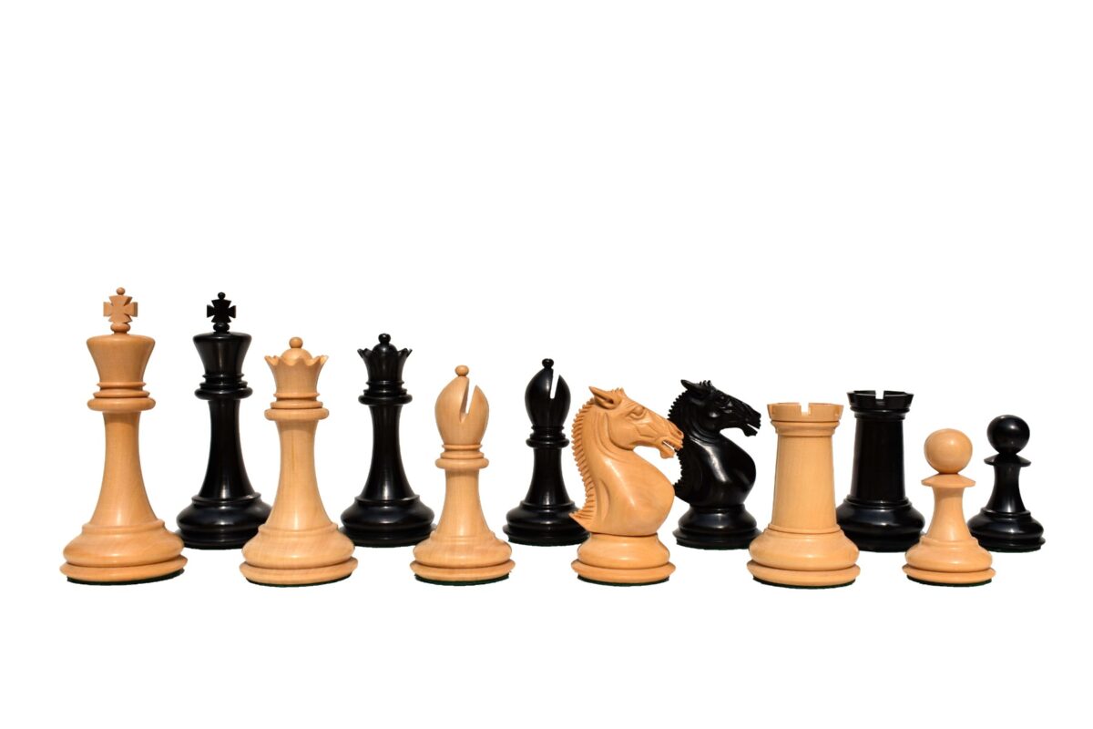 New Hasting Series chess set Boxwood & Ebony 4.25" King with 2.25" Square chess board-7959