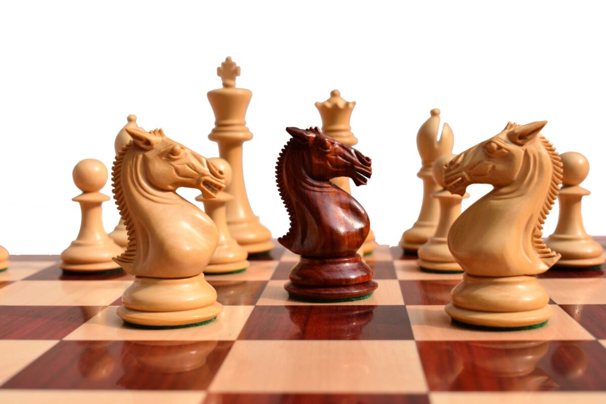 New Hasting Series chess set Boxwood & Padauk 4.25" King with 2.25" Square chess board-7970