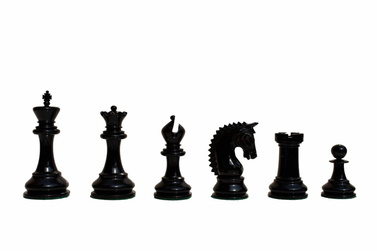 The Sovereign Series chess set Turquoise blue & Black lacquered boxwood 4.25" King with 2.25" square chess board-7908