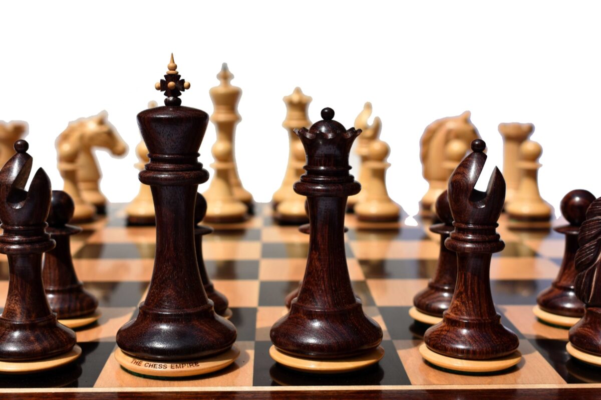 The Barbarian Knight Chess set Boxwood & Rosewood 4.4" King with 2.25" square chess board-8161