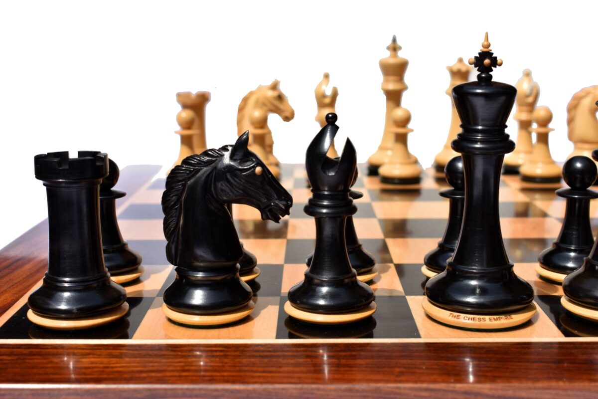 The Barbarian Knight Chess set Boxwood & Ebony 4.4" King with 2.25" square chess board-8178