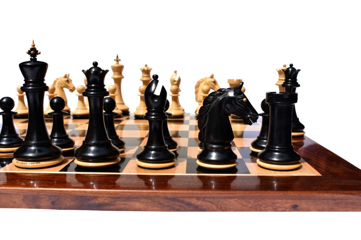 The Barbarian Knight Chess set Boxwood & Ebony 4.4" King with 2.25" square chess board-8179