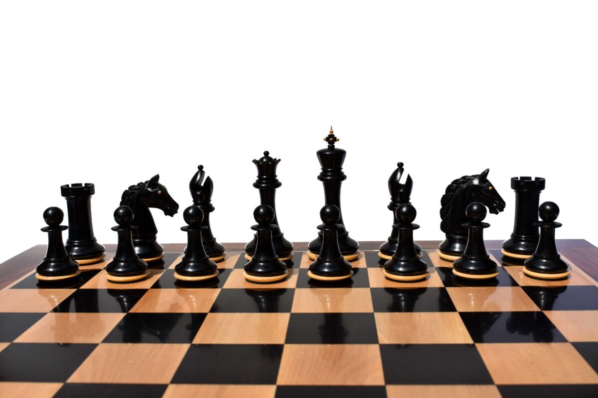 The Barbarian Knight Chess set Boxwood & Ebony 4.4" King with 2.25" square chess board-8186