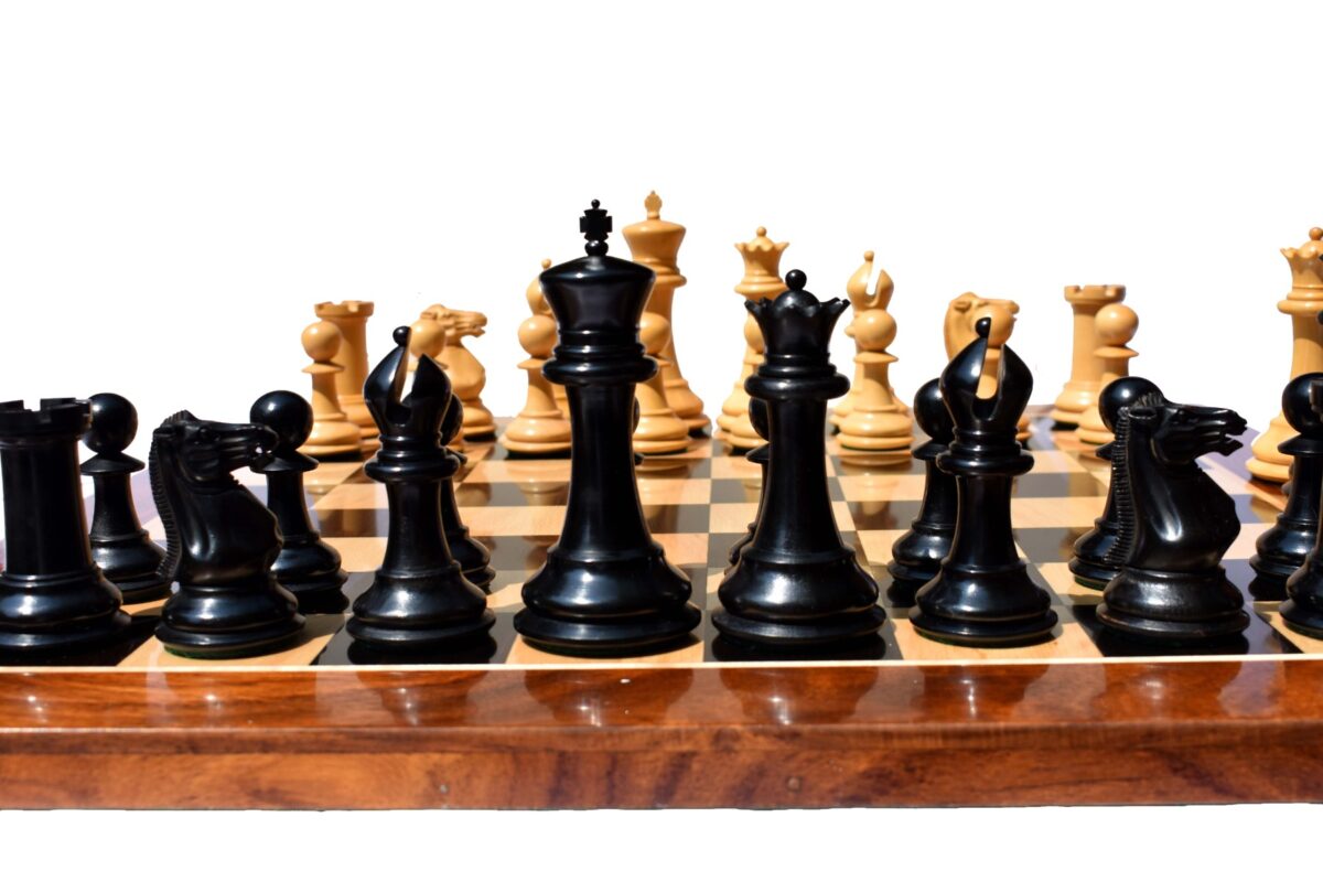 Jaques Morphy Staunton Chess set reproduction Boxwood & Ebony 4.4" King with 2.25" square chess board-8079