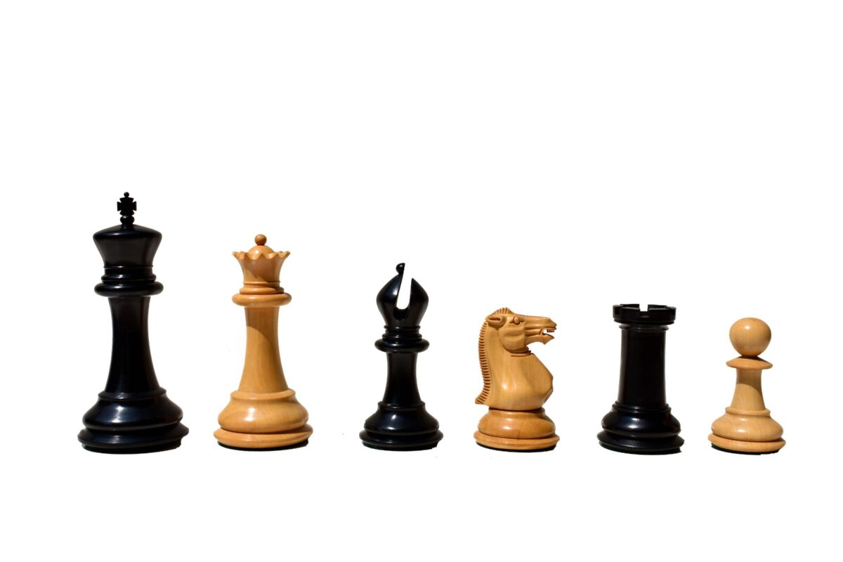 Jaques Morphy Staunton Chess set reproduction Boxwood & Ebony 4.4" King with 2.25" square chess board-8081