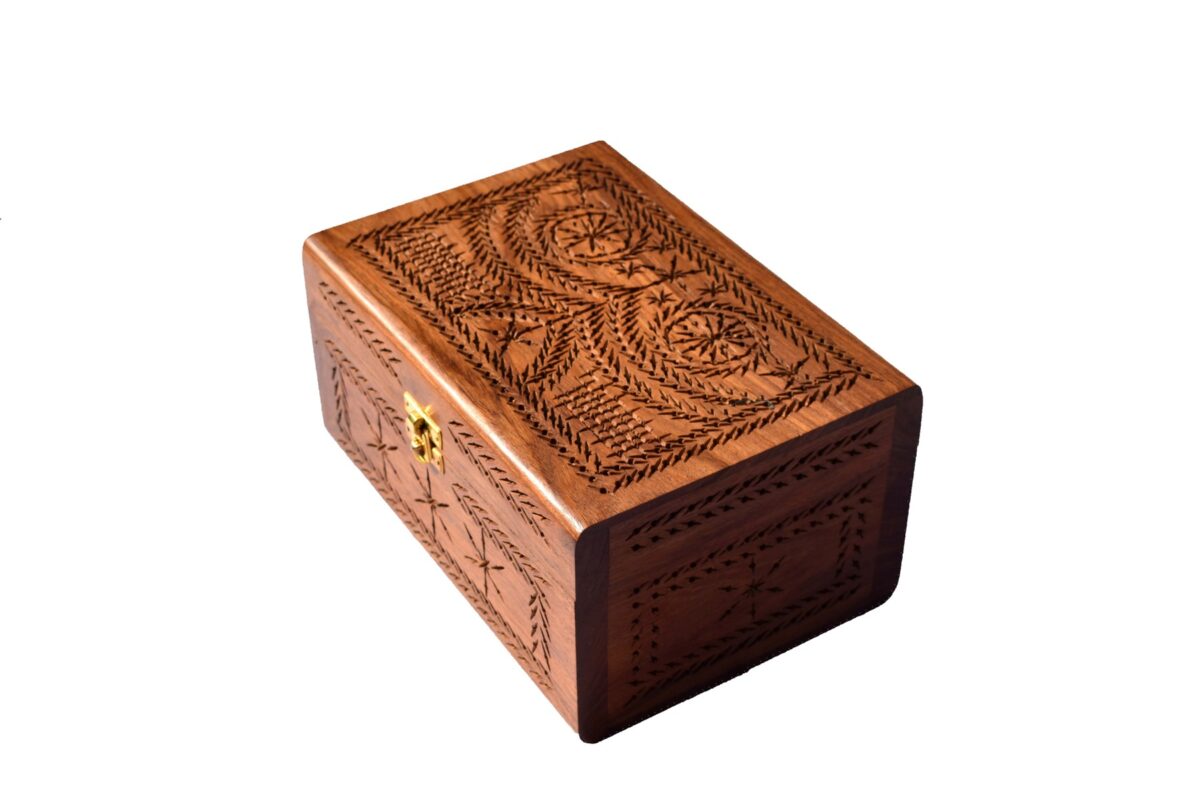 Designer chess pieces luxury storage Box Sheesham wood for 3.5" to 4.25" chess pieces-0