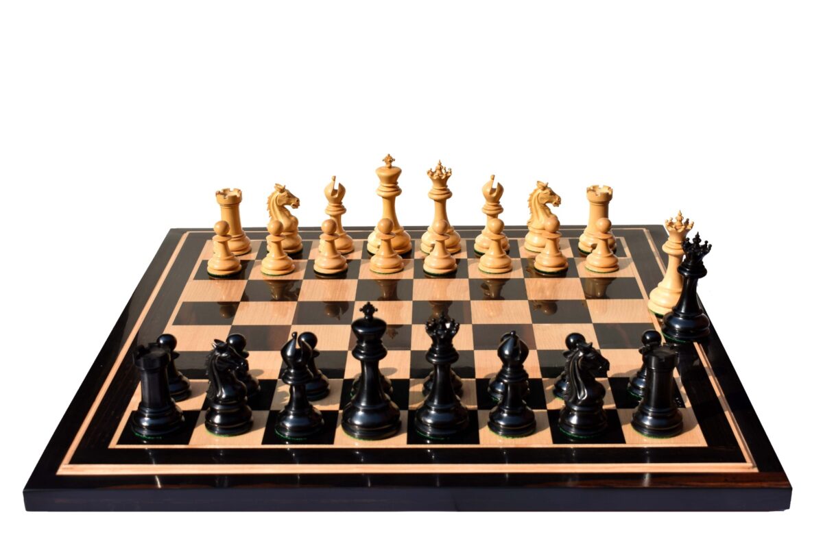 King's Crown Series Chess set Boxwood & Ebony 4.25" King with 2.25" Royal Castle chess board-8879