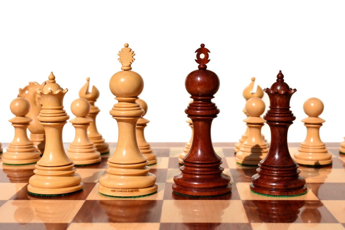 St Petersburg Series Chess Set Boxwood & Padauk 4.4" King with 2.25" Square Chess Board-9208