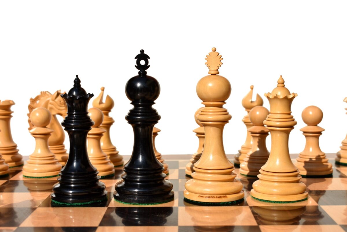 St Petersburg Series Chess Set Boxwood & Ebony 4.4" King with 2.25" Square Chess Board-9179