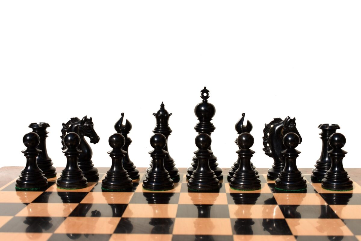 St Petersburg Series Chess Set Boxwood & Ebony 4.4" King with 2.25" Square Chess Board-9177