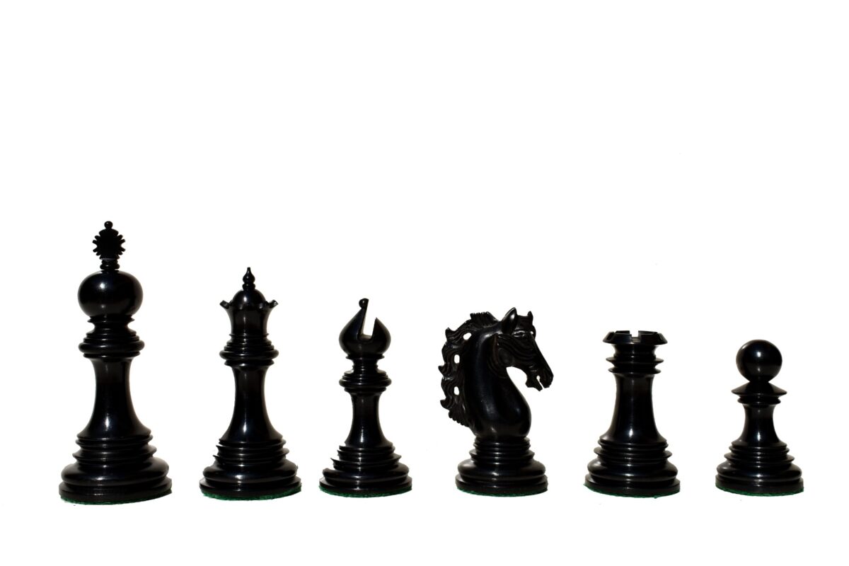 St Petersburg Series Chess Set Boxwood & Ebony 4.4" King with 2.25" Square Chess Board-9182