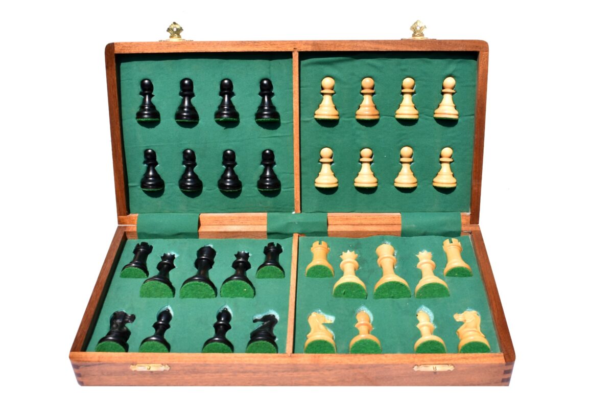 The British Staunton Boxwood & Ebonized 4" King with 18" chess board-9358