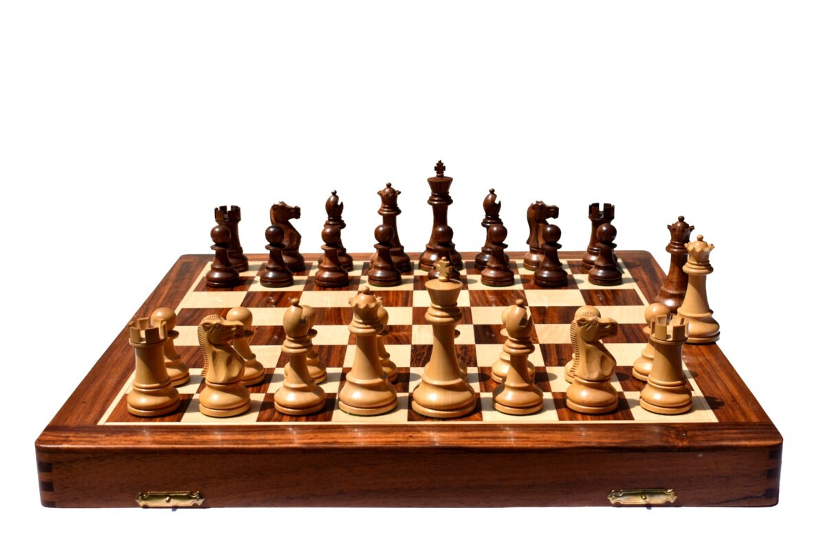 The British Staunton Boxwood & Sheesham 4" King with 18" chess board-9343