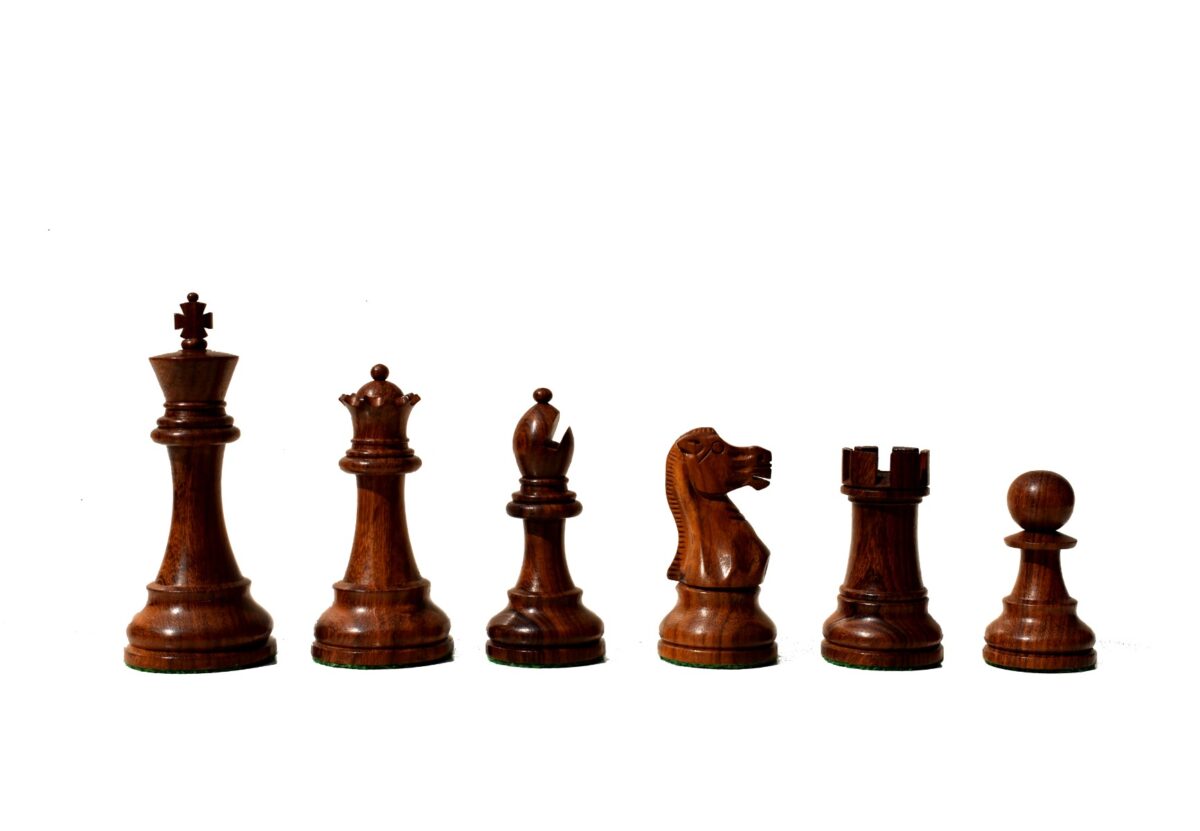 The British Staunton Boxwood & Sheesham 4" King with 18" chess board-9350