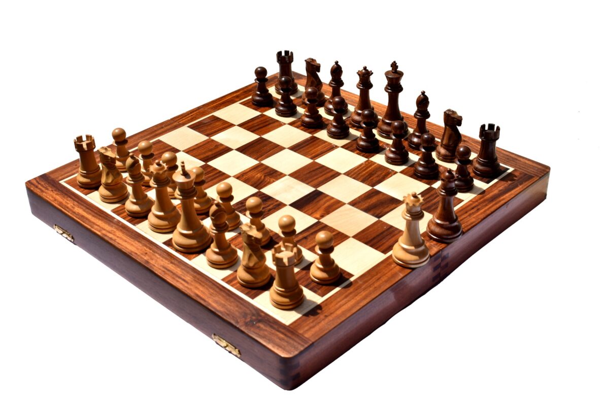 The British Staunton Boxwood & Sheesham 4" King with 18" chess board-0