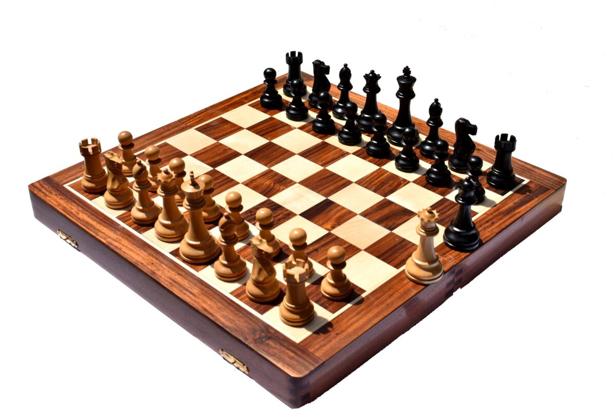 The British Staunton Boxwood & Ebonized 4" King with 18" chess board-0