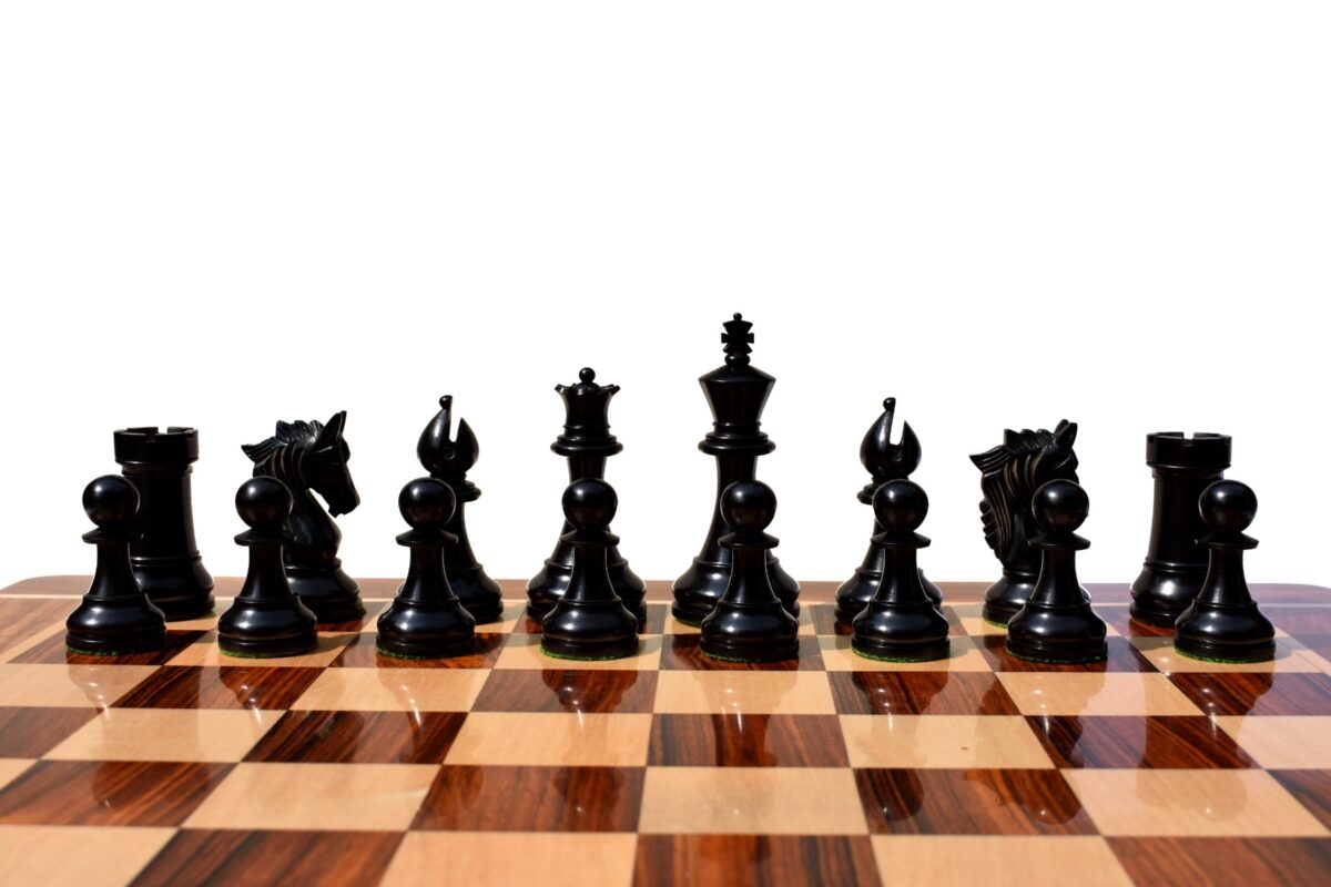 The Lord Wings Series Boxwood & Ebonized 4" King with 2" square chess board-9400