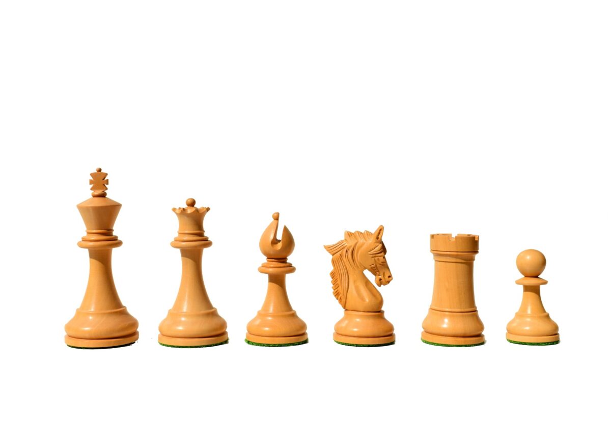 The Lord Wings Series Boxwood & Ebonized 4" King with 2" square chess board-9406